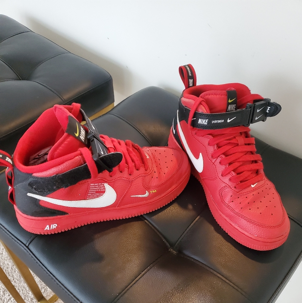 Nike Air Force 1 Mid 07 LV8